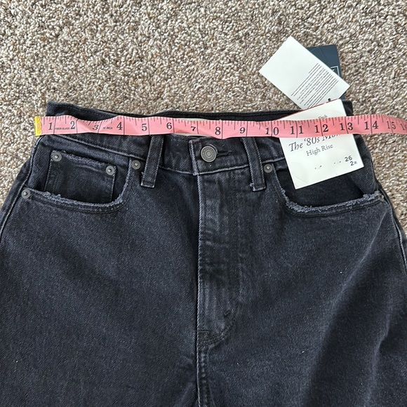 A&F 80’s Mom Jean - Picture 10 of 11
